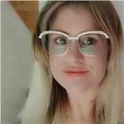 Professeure d'italien, diplômée en Argentine. Petite-fille d'Italiens.